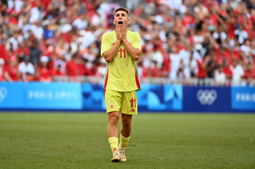 他帶著腰痛 他帶著腰痛